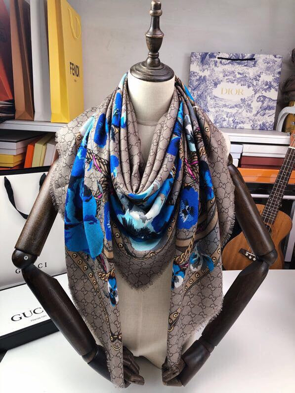 GUCCI 25S SCARF 140 IN CASHMERE 740371