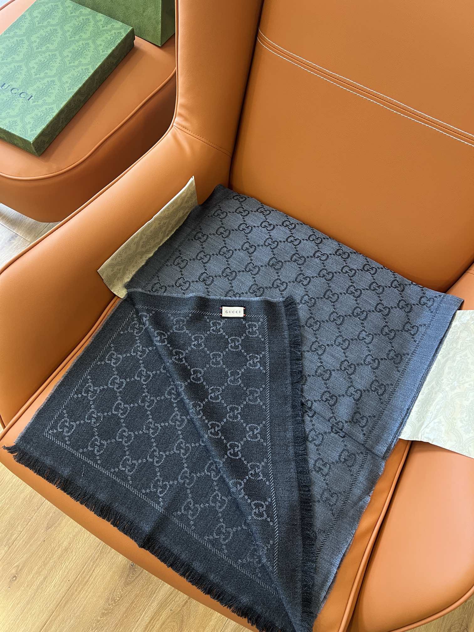 GUCCI 25S SCARF 180 IN WOOL 644858