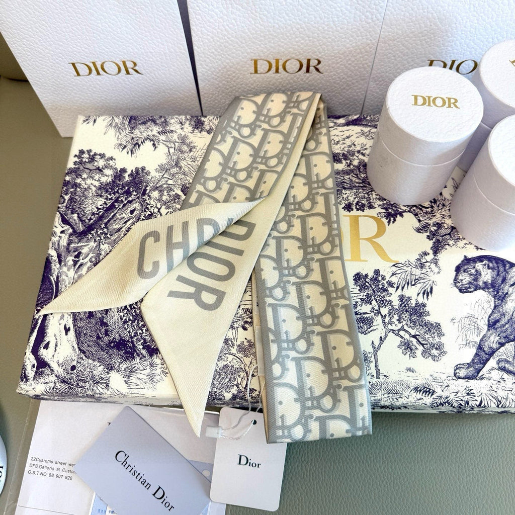 DIOR TWILLY 100 CM IN SILK 714358