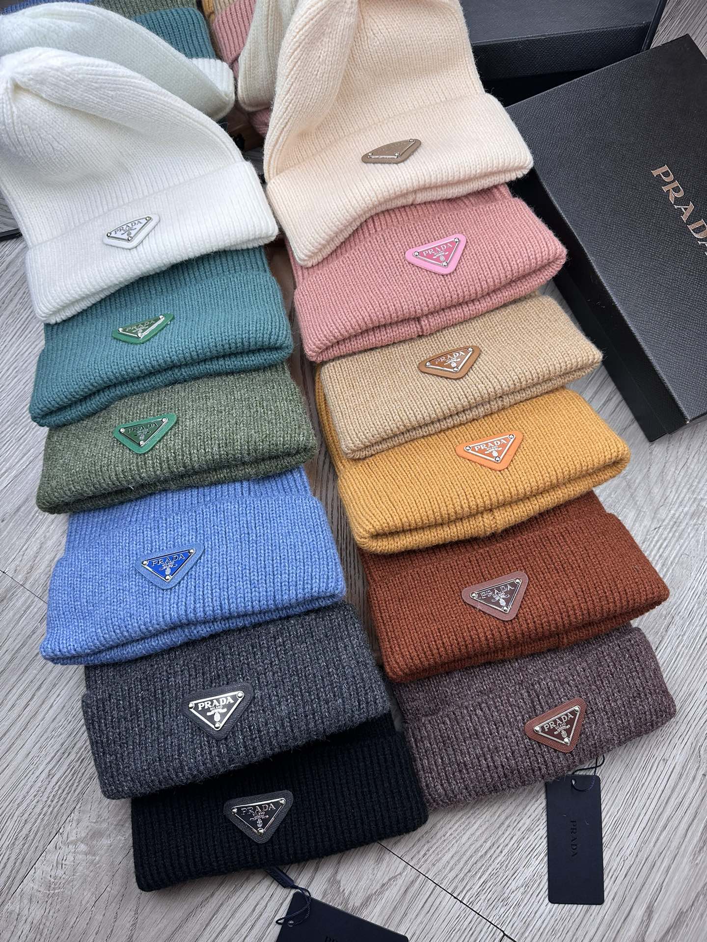 PRADA BEANIE HAT IN WHITE WOOL 332394