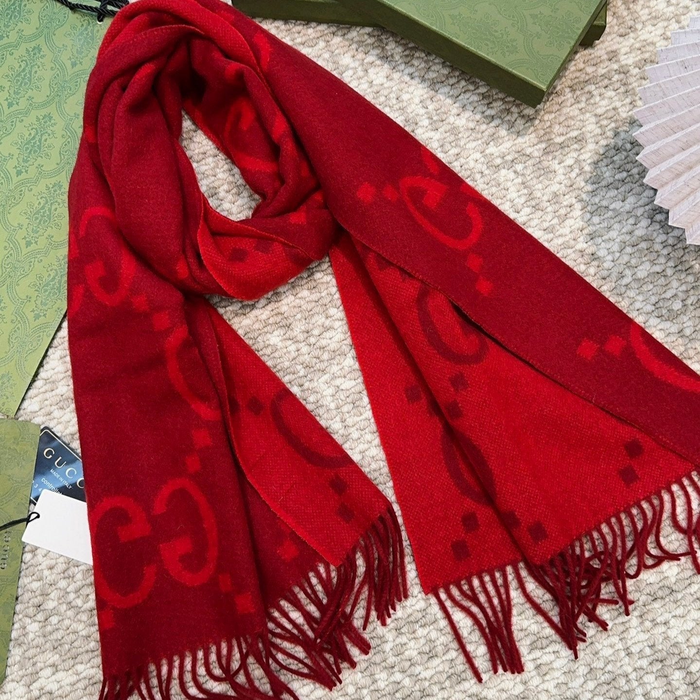 GUCCI SCARF 200 CM IN CHERRY RED CASHMERE 396378