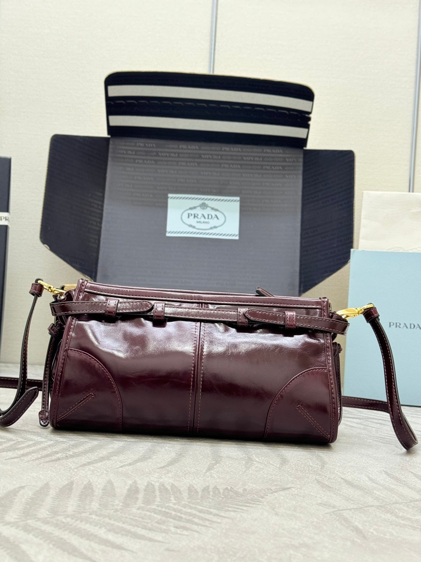 PRADA 25S BONNIE SMALL SHOULDER BAG 26 IN BURGUNDY GLOSSY CALFSKIN GOLD HARDWRE
